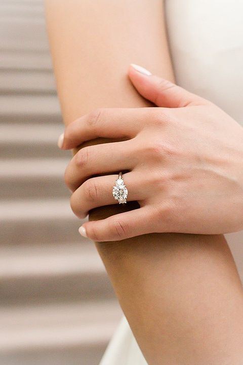 Cách chọn nhẫn nữ đẹp phù hợp với hình dáng bàn tay và ngón tay - Gợi ý những mẫu nhẫn nữ được yêu thích nhất mùa mốt năm nay 